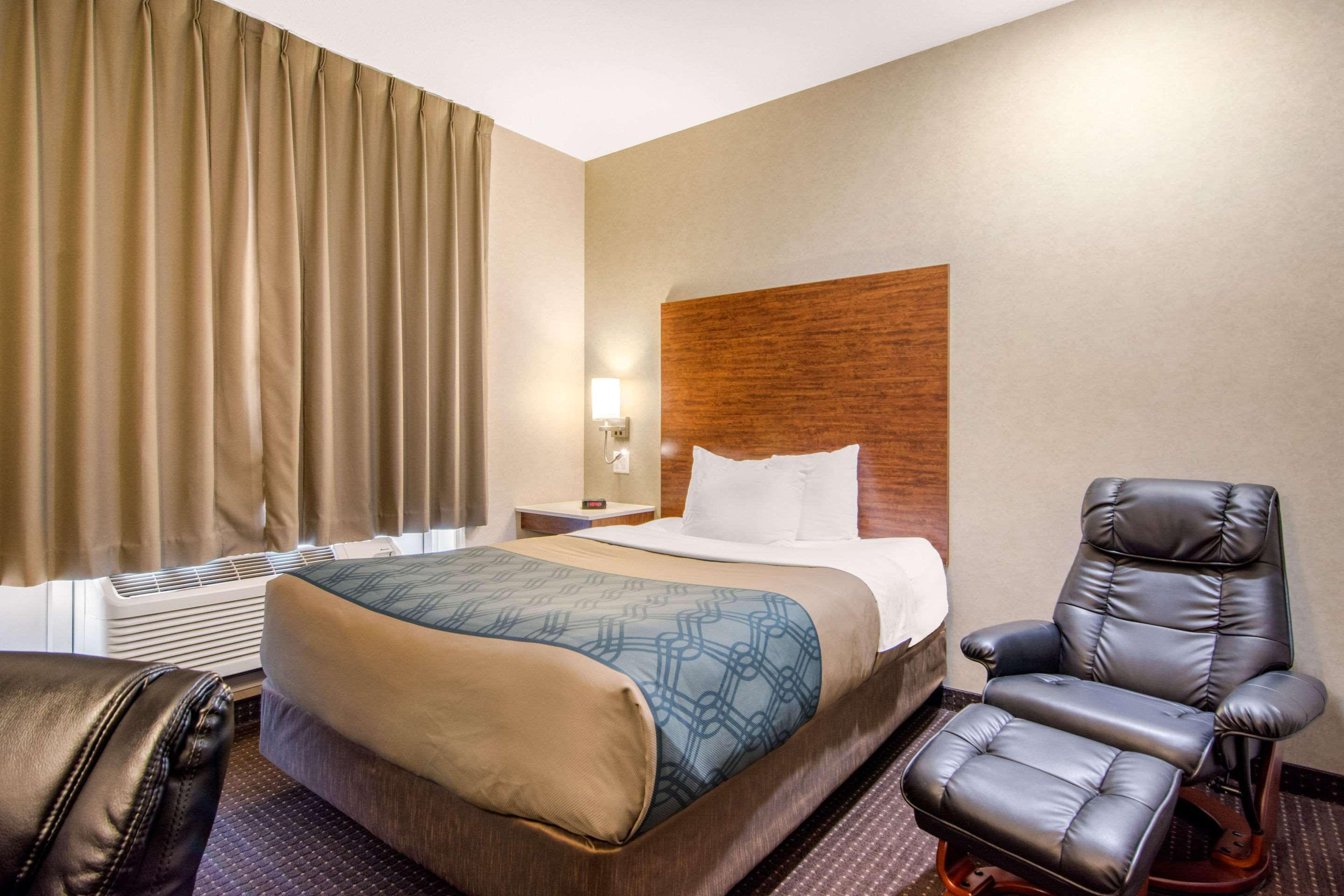 Econo Lodge Fox Creek Buitenkant foto