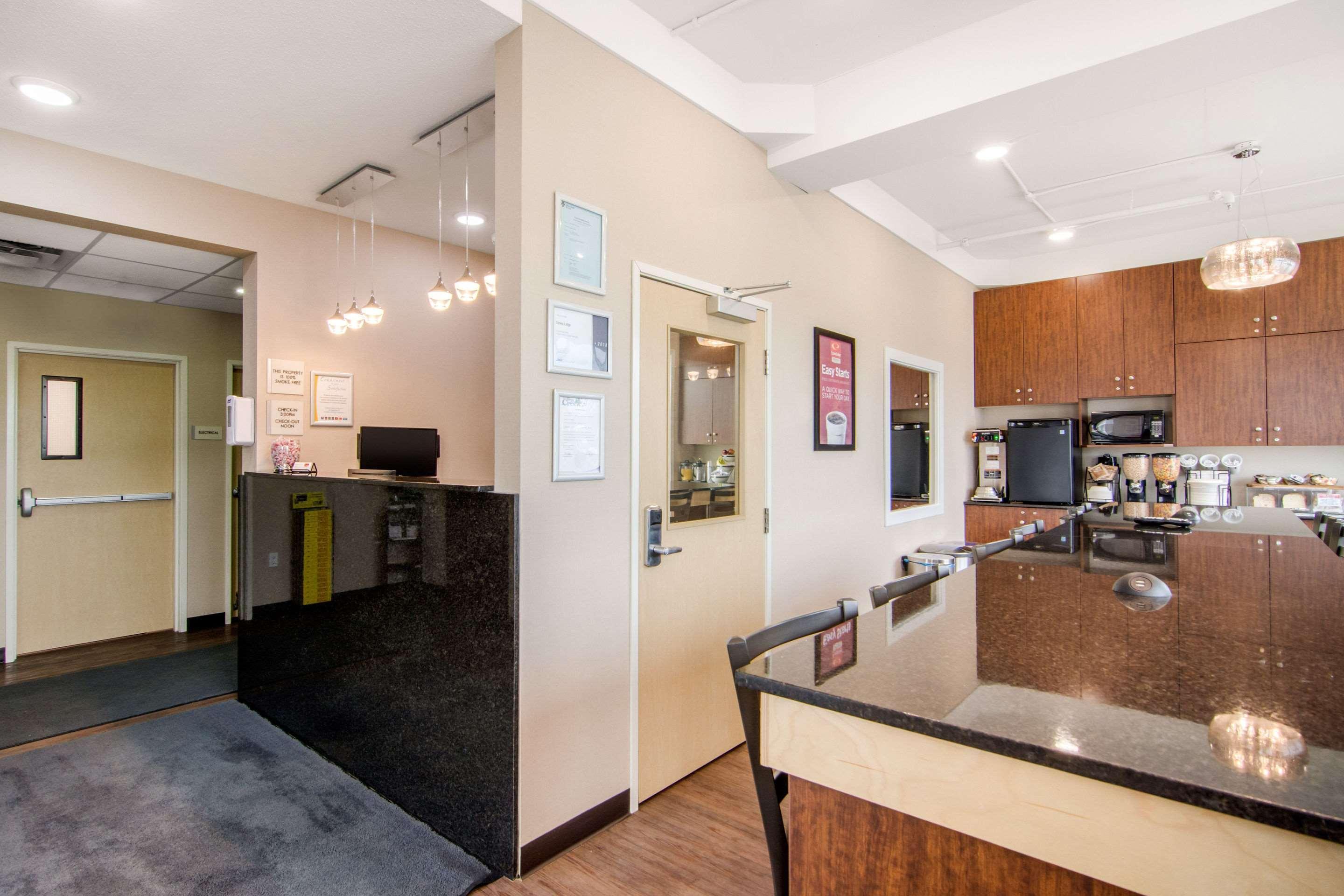 Econo Lodge Fox Creek Buitenkant foto